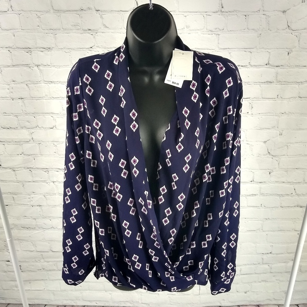 NWT Pleione Diamond Print Wrap Top Large